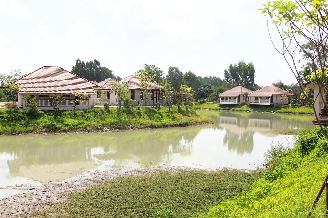 Pirom Lake And Resort Si Maha Phot Bagian luar foto